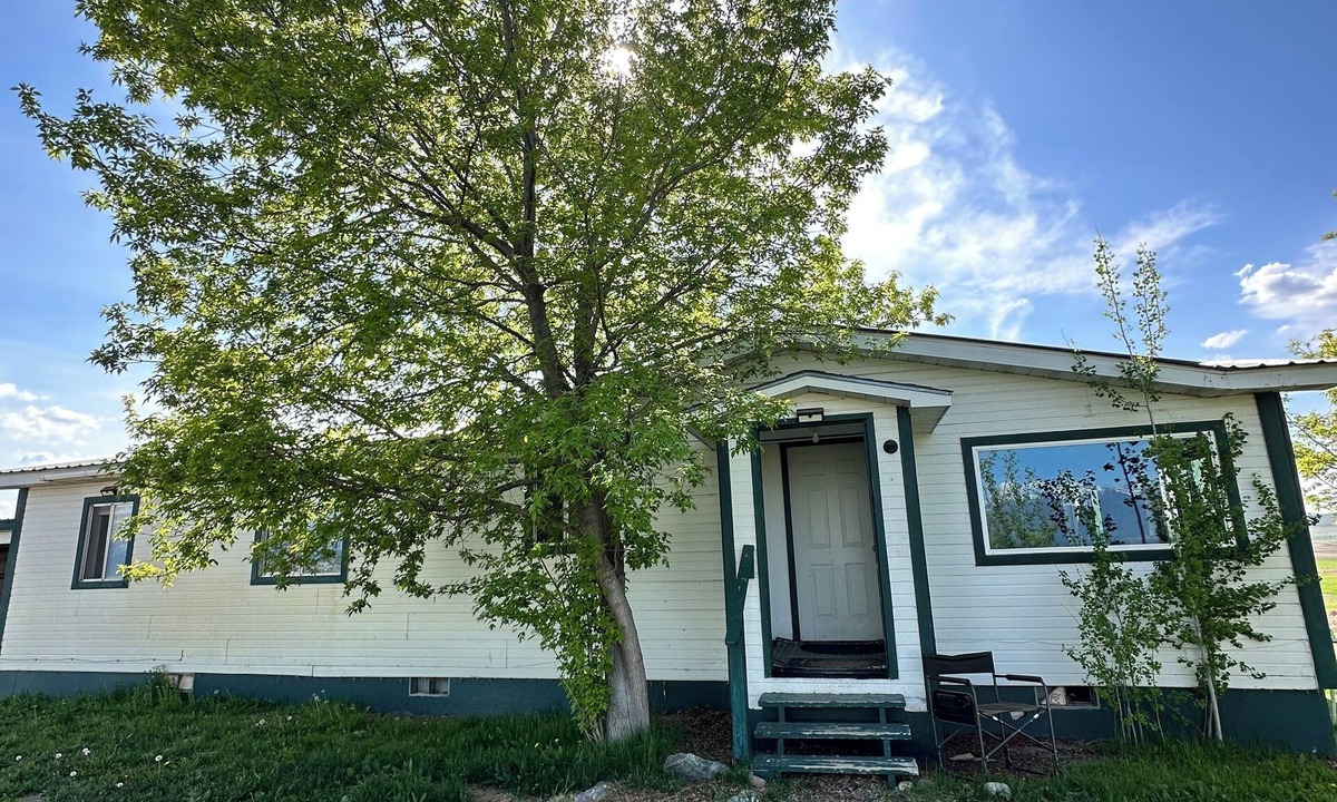 Ronan House | Panoramic View Stay w/Hot tub
