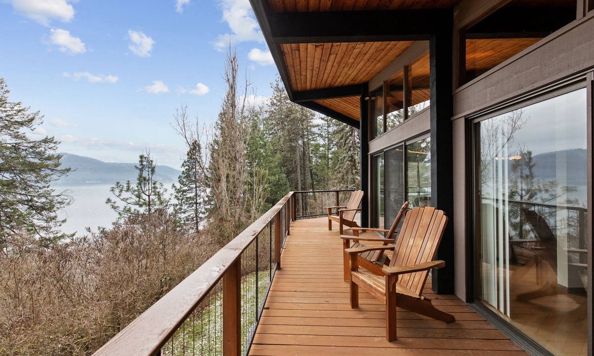 Coeur d'Alene House | Paradise Regained: Waterfront Hideaway with Dock