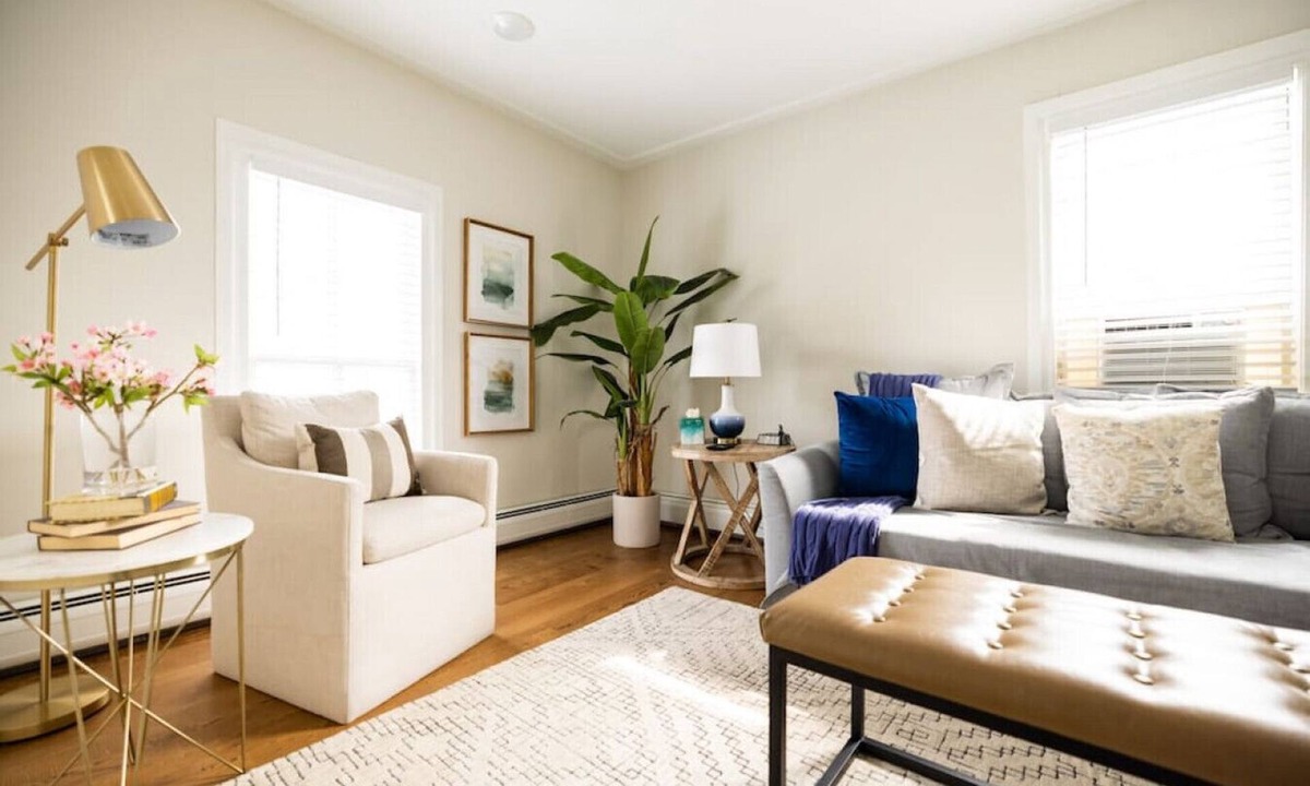 Clarkston Condo | Parsonage Suite - Millpond Inn