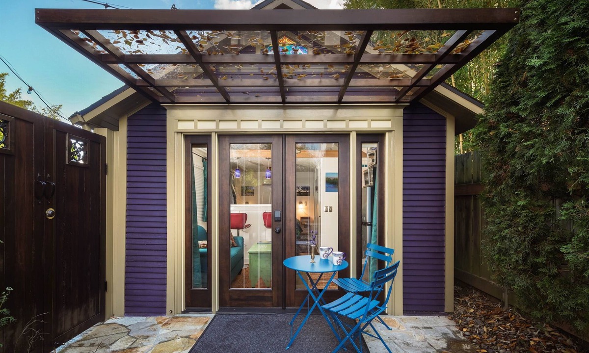 Humboldt Cottage | Patio Cottage: sleeps 1–2; kitchen; gas fire pit