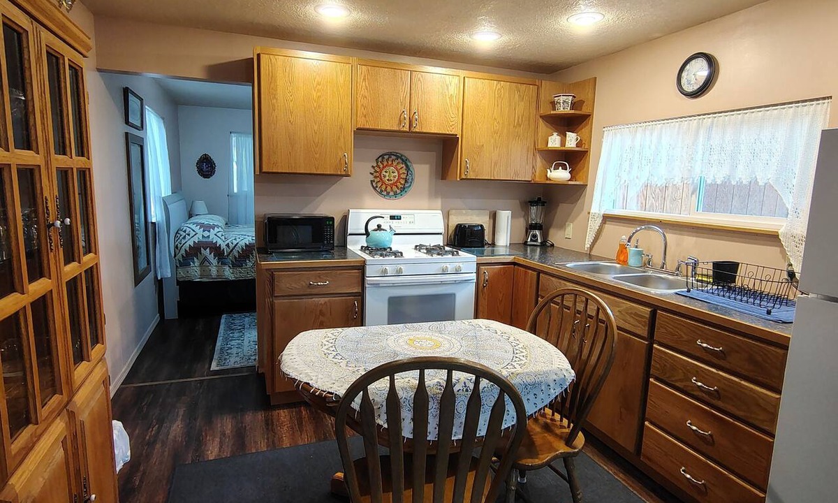 Colville Cottage | Peaceful 1-bedroom cottage with AC in charming Colville