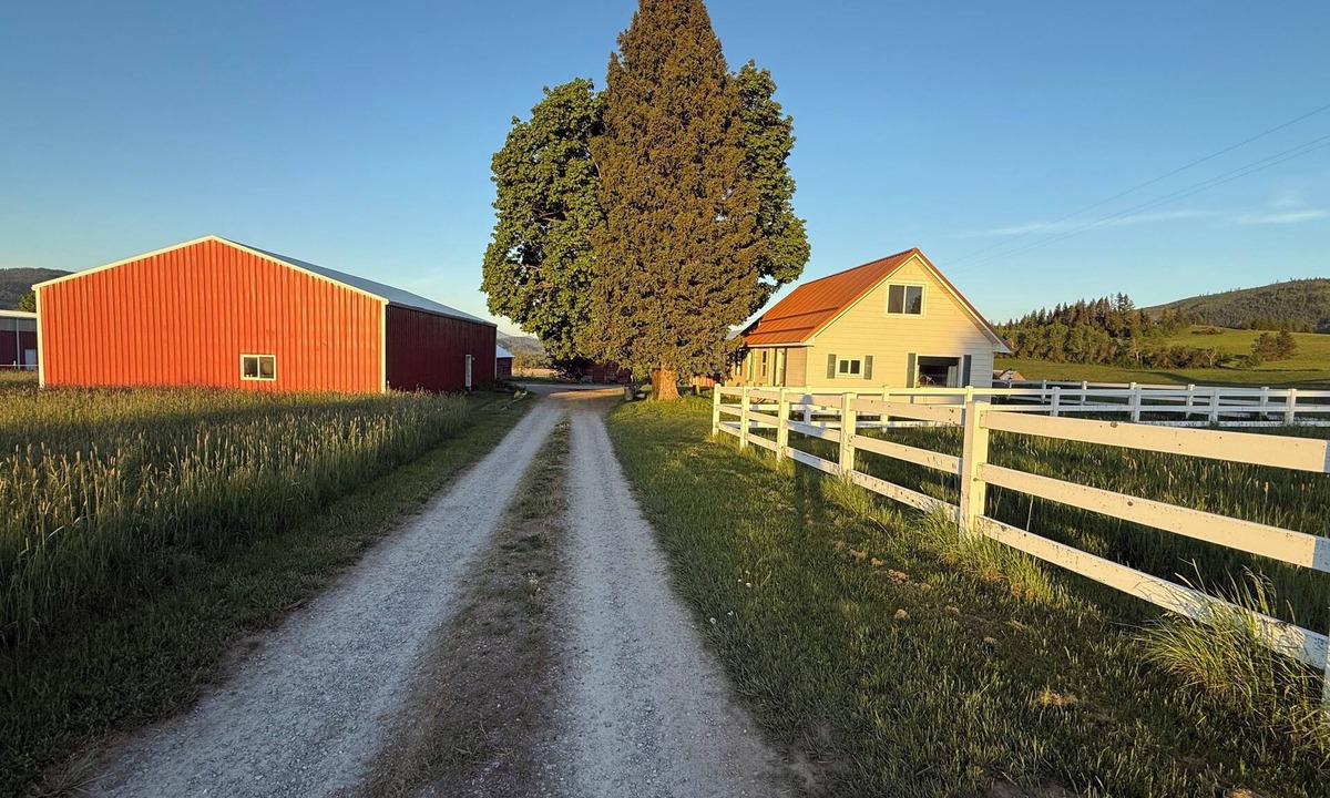 Cataldo House | Peaceful 3-bedroom farm house with AC in charming Cataldo
