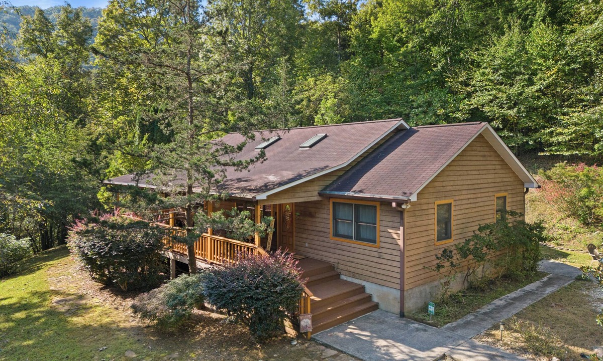 Hayesville House | Peaceful 8 Acre Forest Sanctuary Near Lake Chatuge