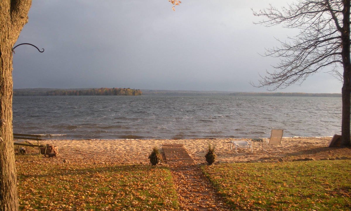 Interlochen House | Peaceful lakefront setting to bring peace to your soul. Few summer dates left!