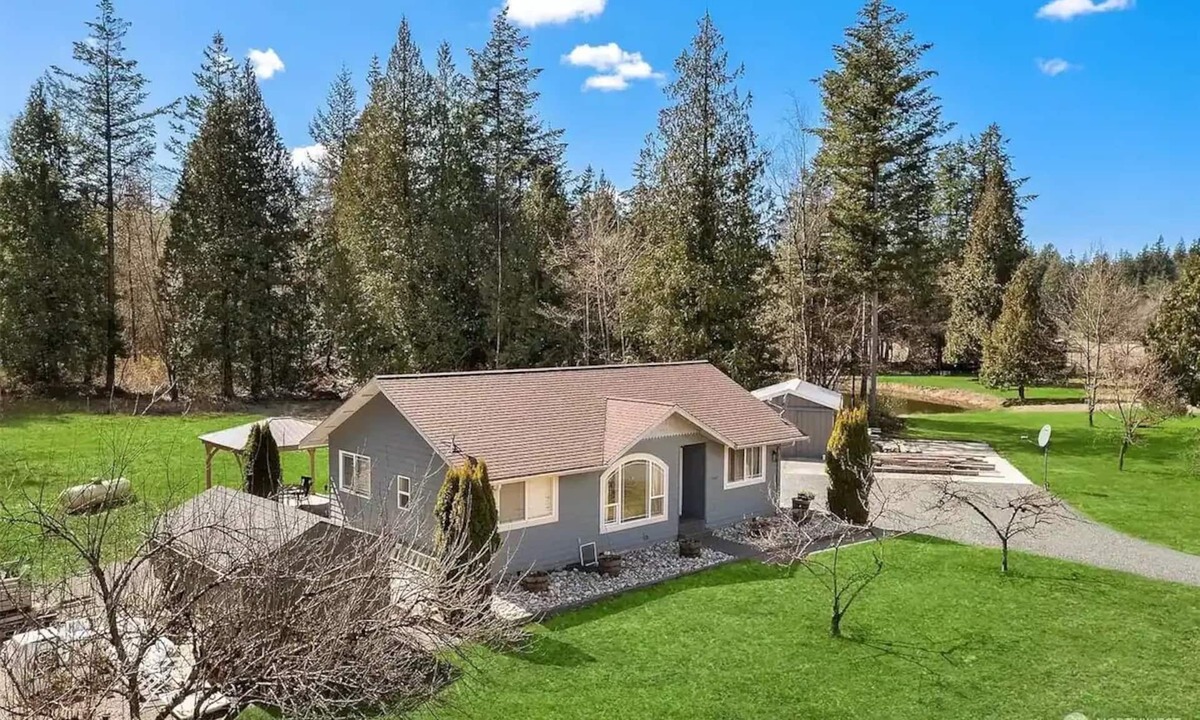 Ferndale House | Peaceful retreat 10 mi to beach and border. Pet friendly.