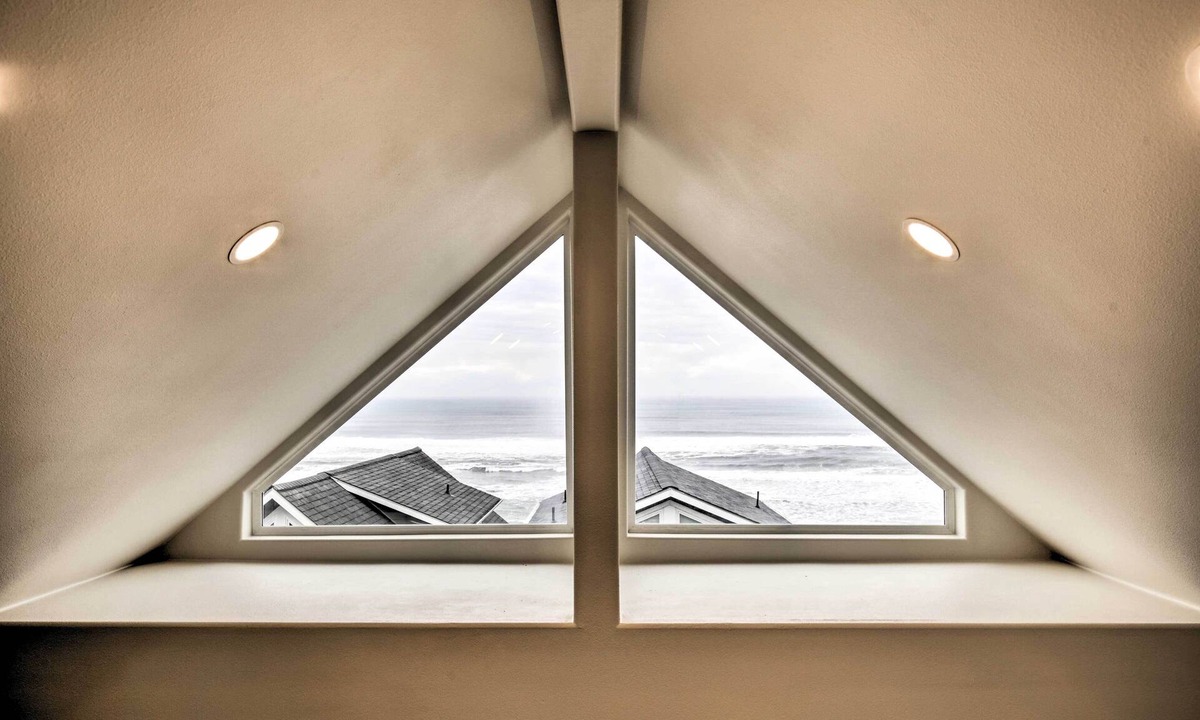 Yachats Apartment | Peaceful Winter Retreat: Oregon Coastline Beach!