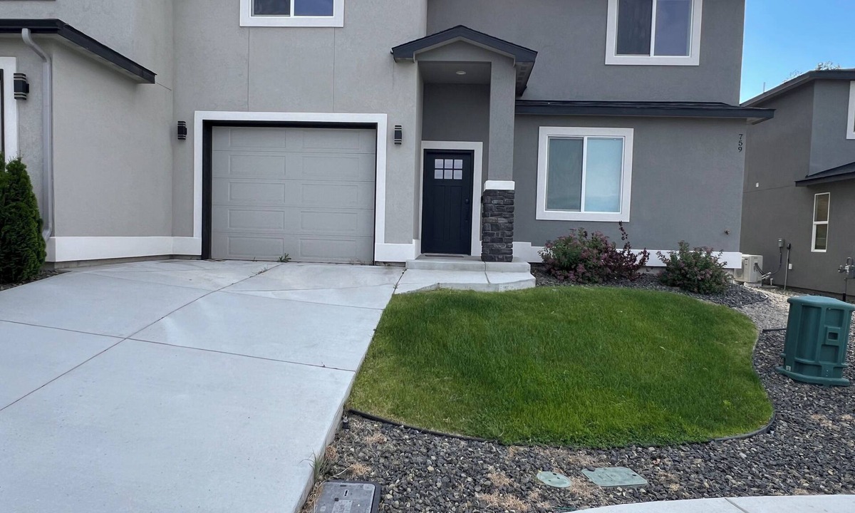 South Richland House | Perfect 3-bedroom townhome with AC in peaceful Richland