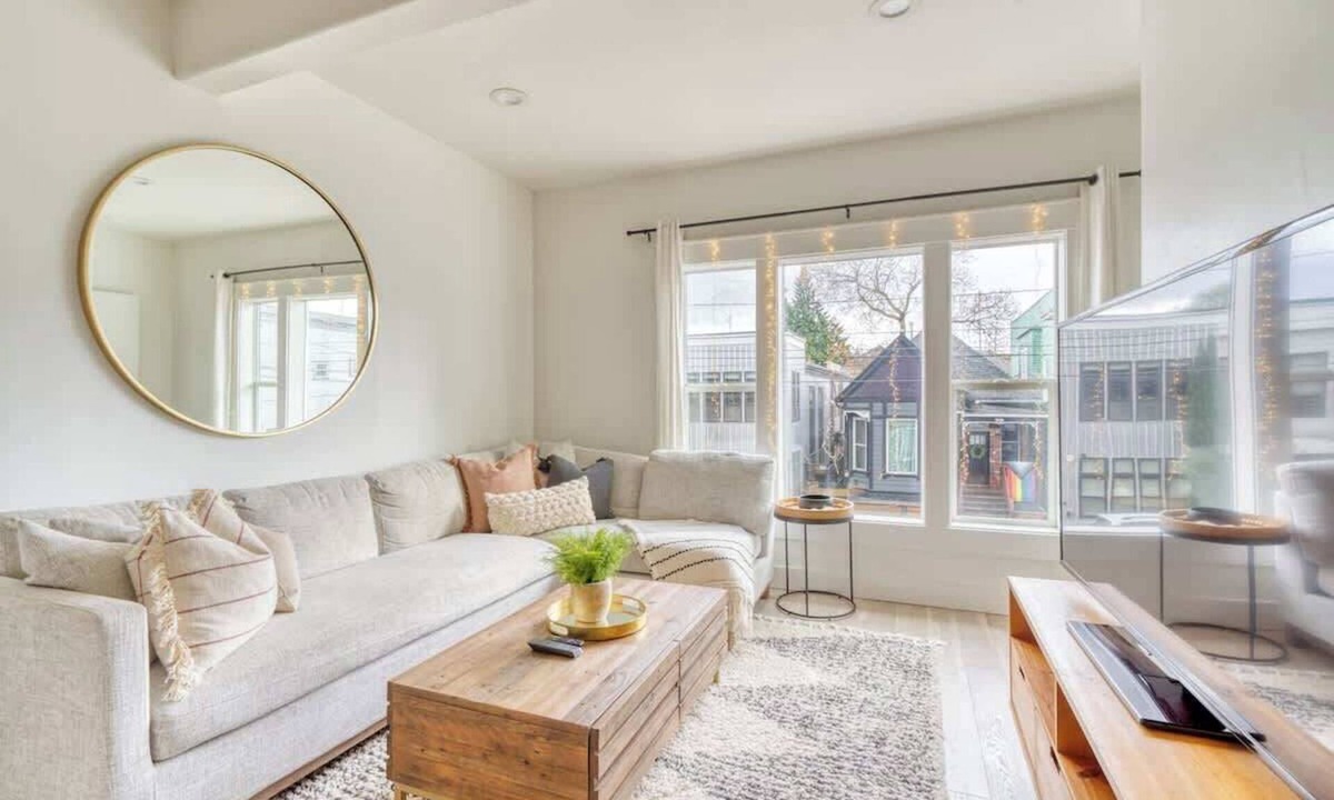 Hosford-Abernethy House | Perfect Ladd's Addition Loft ~ Breweries & Bars