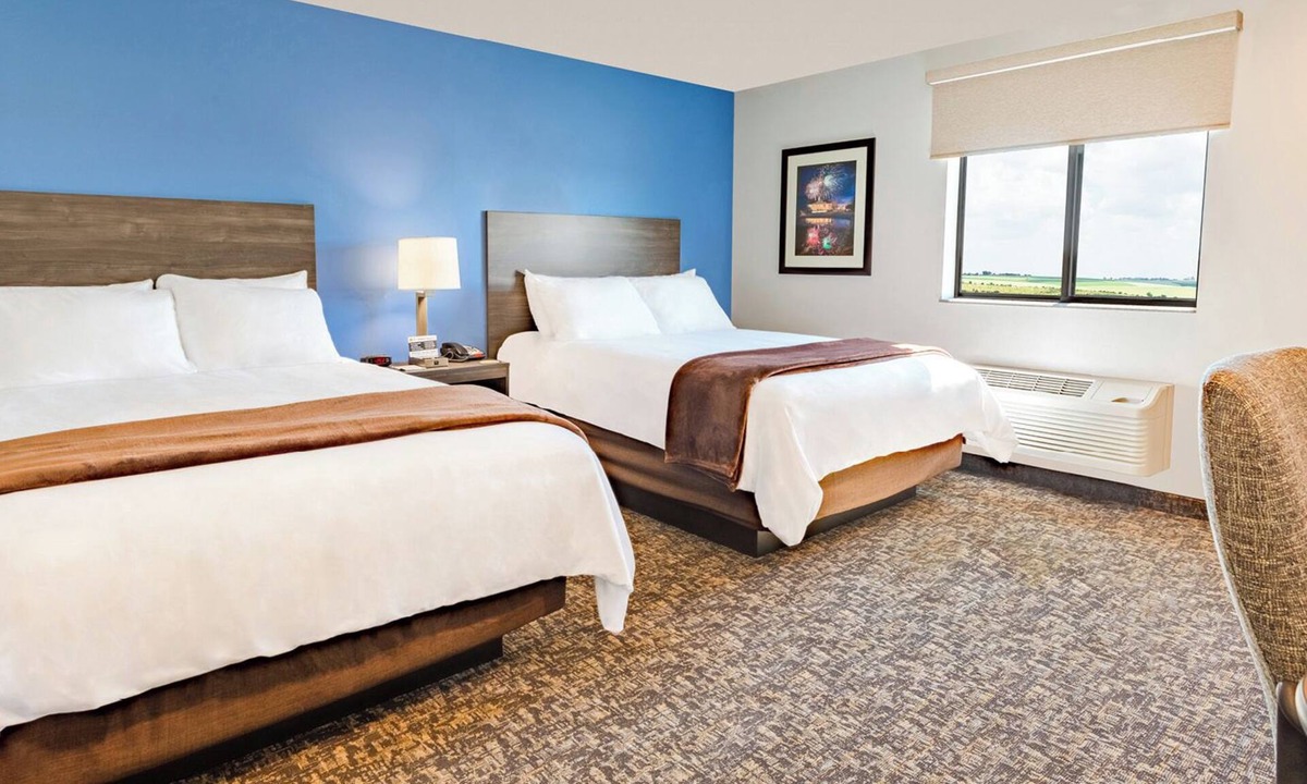 Wenatchee Hotel | Pet-Friendly 2 Suite w/Full Kitchen & Mountain Views – Great for Long Trips!