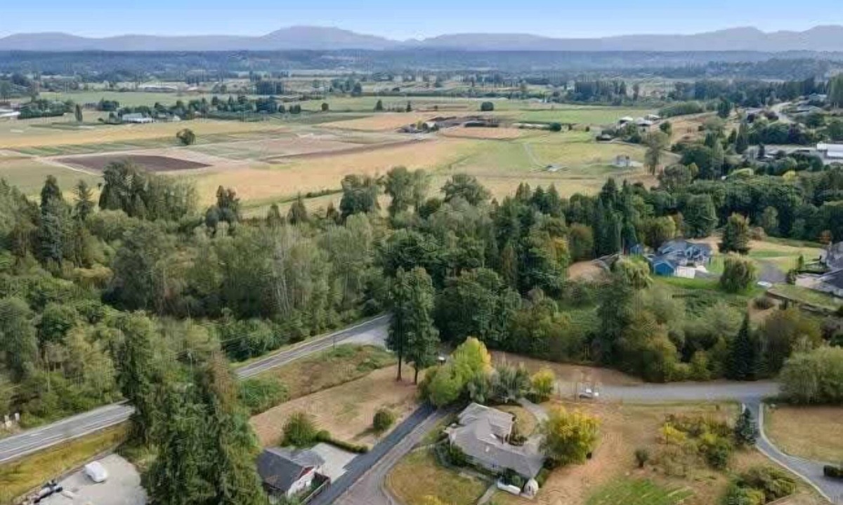 Cathcart House | Pet Friendly and Spacious Valley View Family Home
