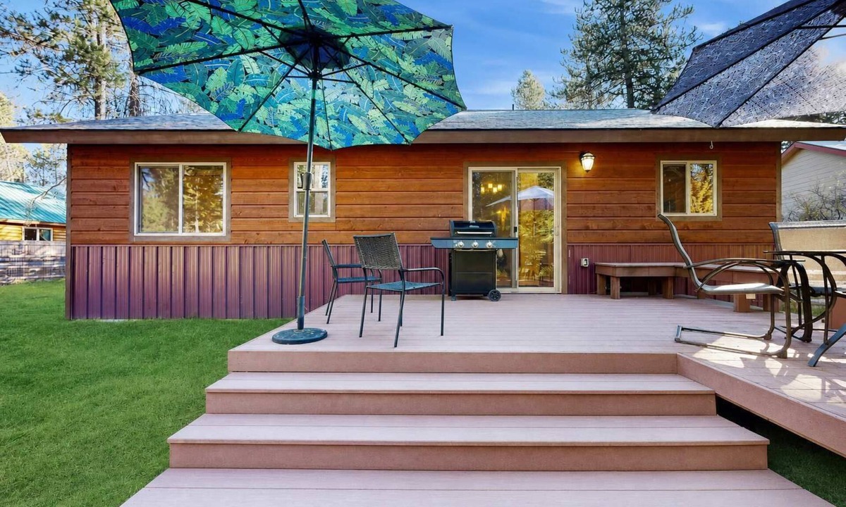 Donnelly House | Pet-Friendly Cabin, Fenced Yard, Near Lake
