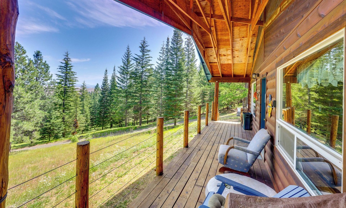 Enterprise Cabin | Pet-Friendly Cabin on 10 Acres in Joseph: Private!