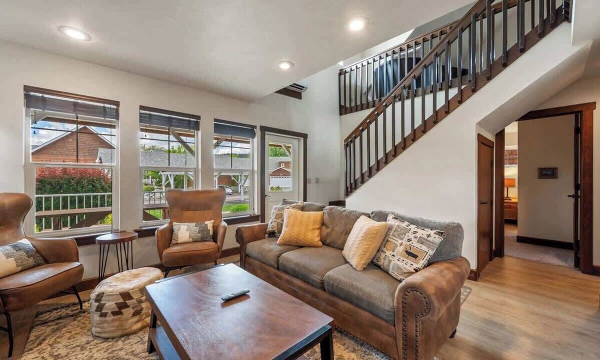Dover Bay House | Pet Friendly Dover Bay Getaway