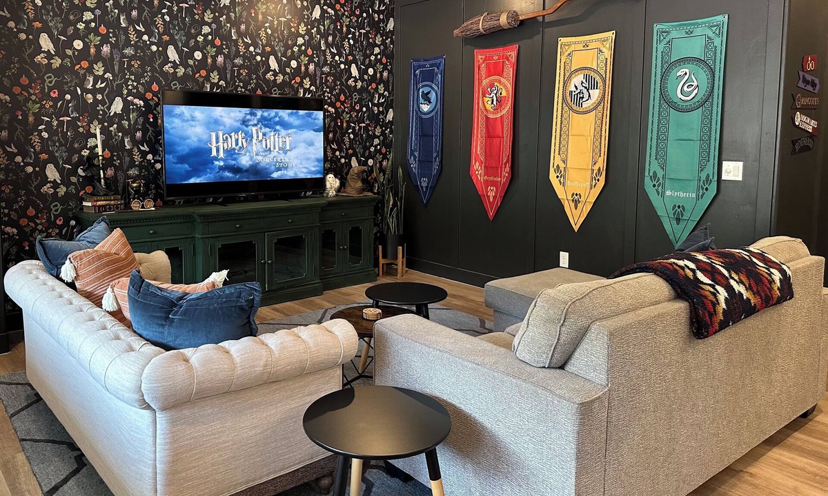 Cedar City House | PET FRIENDLY Harry Potter Themed TWO King Size Beds Cozy Mountain View’s!