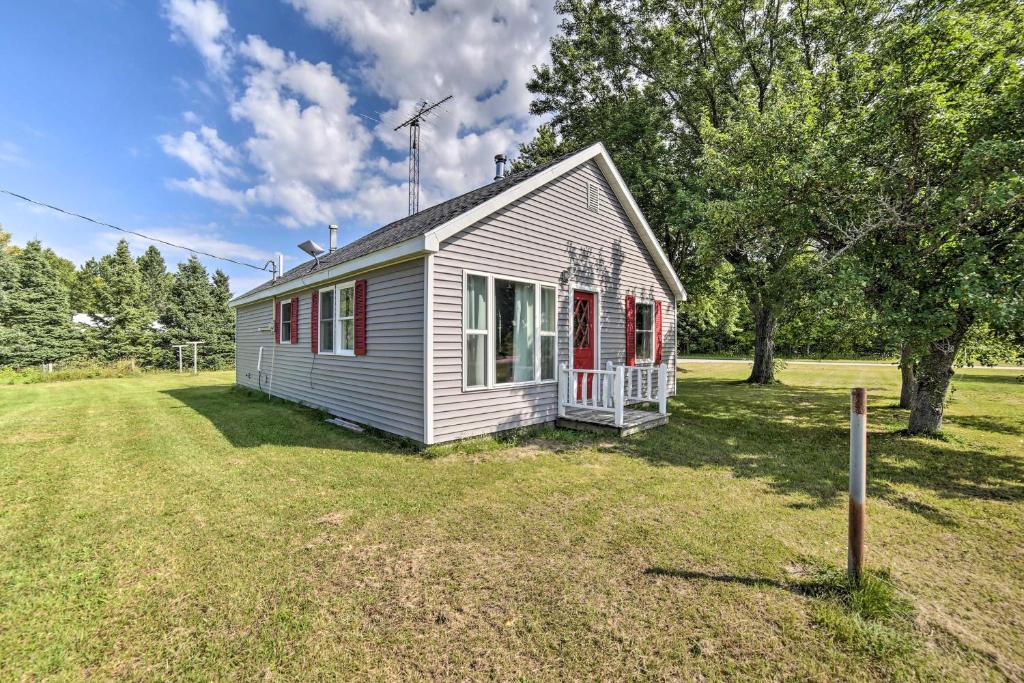 Newberry House | Pet-Friendly & Peaceful Northern Michigan Gem