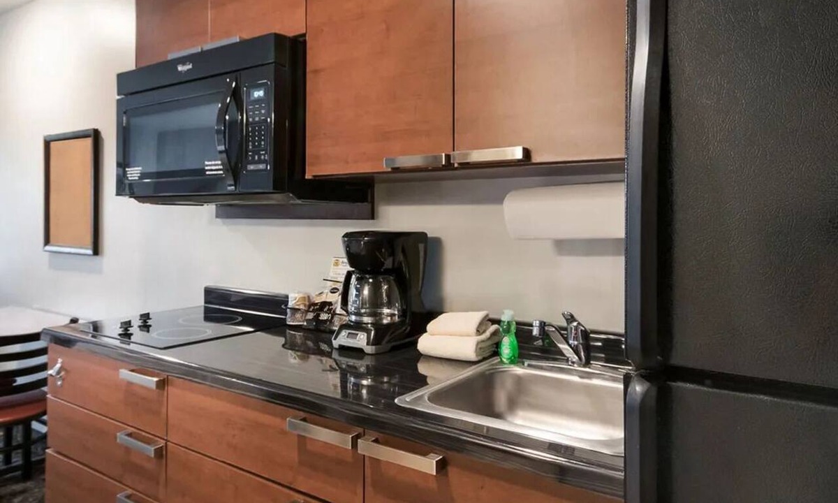 Meridian Hotel | Pet-Friendly Room w/Full Kitchen, Access Meridian's Attractions