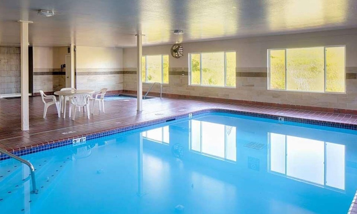 Sequim Apartment | Pet Friendly Unit in Red Lion Inn & Suites Sequim, Pool, Breakfast, Parking