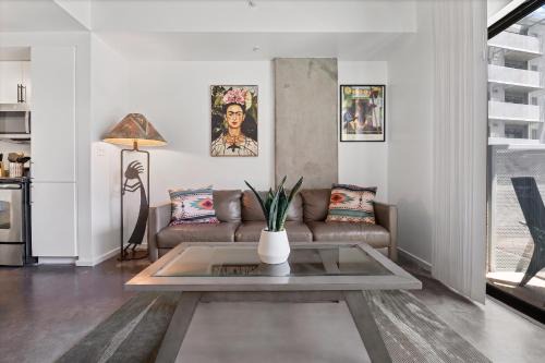 Evans Churchill Apartment | Phoenix Muralists Loft