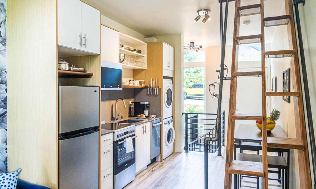 North Delridge House | Pigeon Hill Modern Townhome