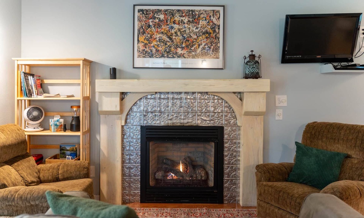 Sappho House | ‘Pine’ Riverfront Cabin near Olympic National Park