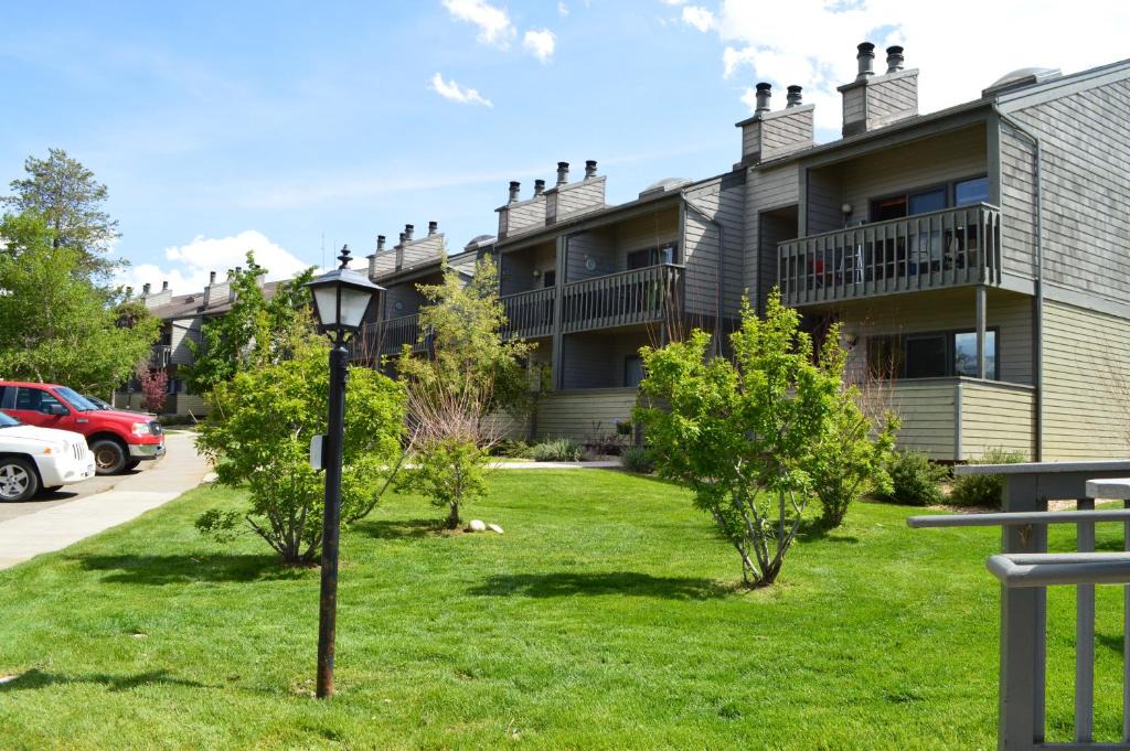 Fraser Hotel | Pines at Meadow Ridge