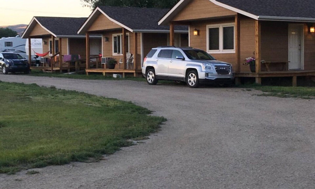 Melrose Cabin | Pioneer Mountain Cabins - Cabin 4
