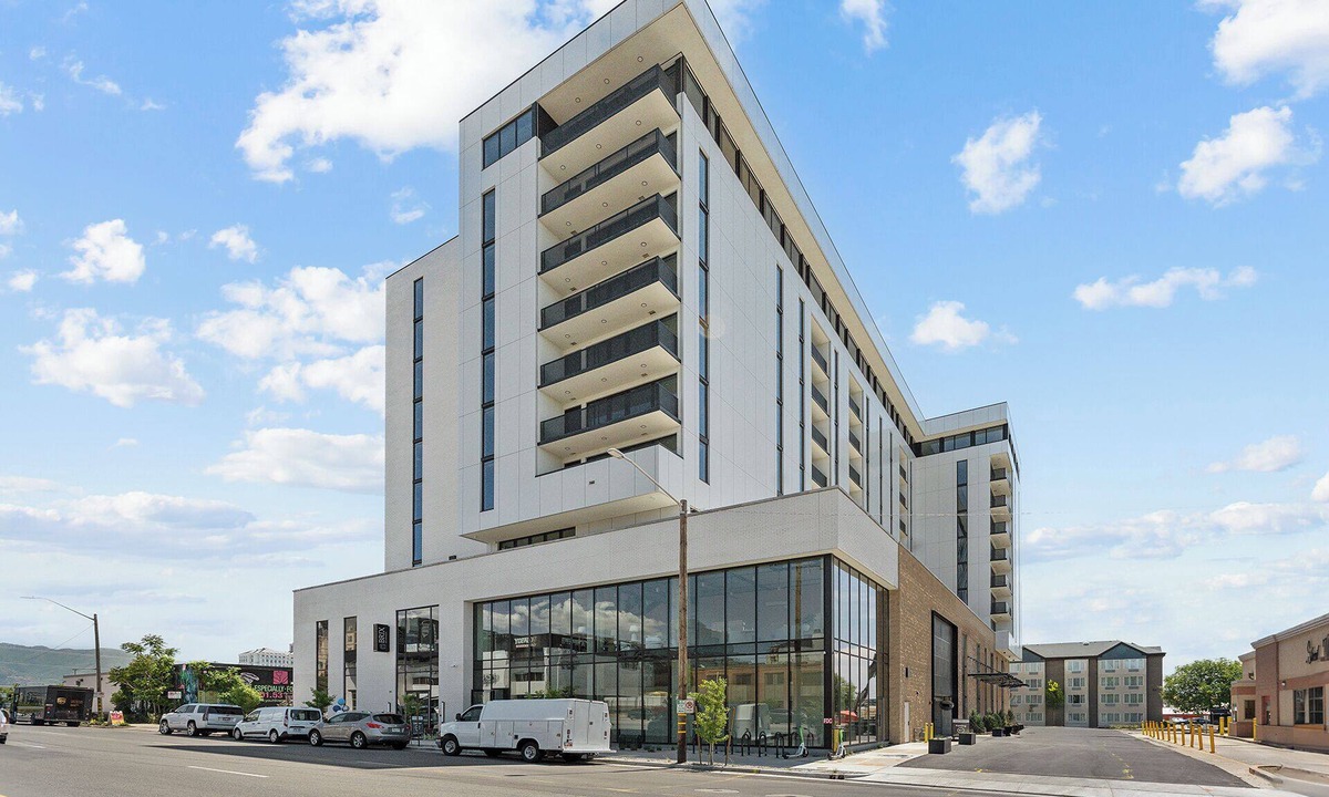 Rio Grande Apartment | Placemakr Salt Lake City Downtown, Apartments by Hilton
