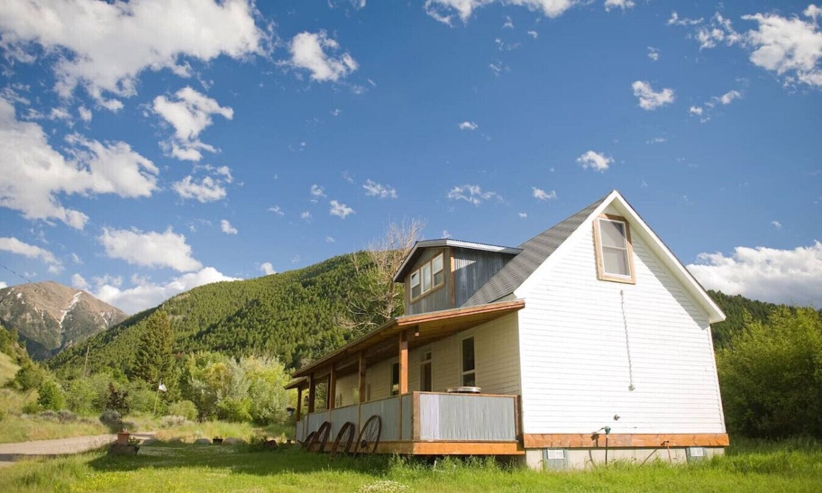 Pray House | Placer Cabin in Yellowstone City Guest Ranch
