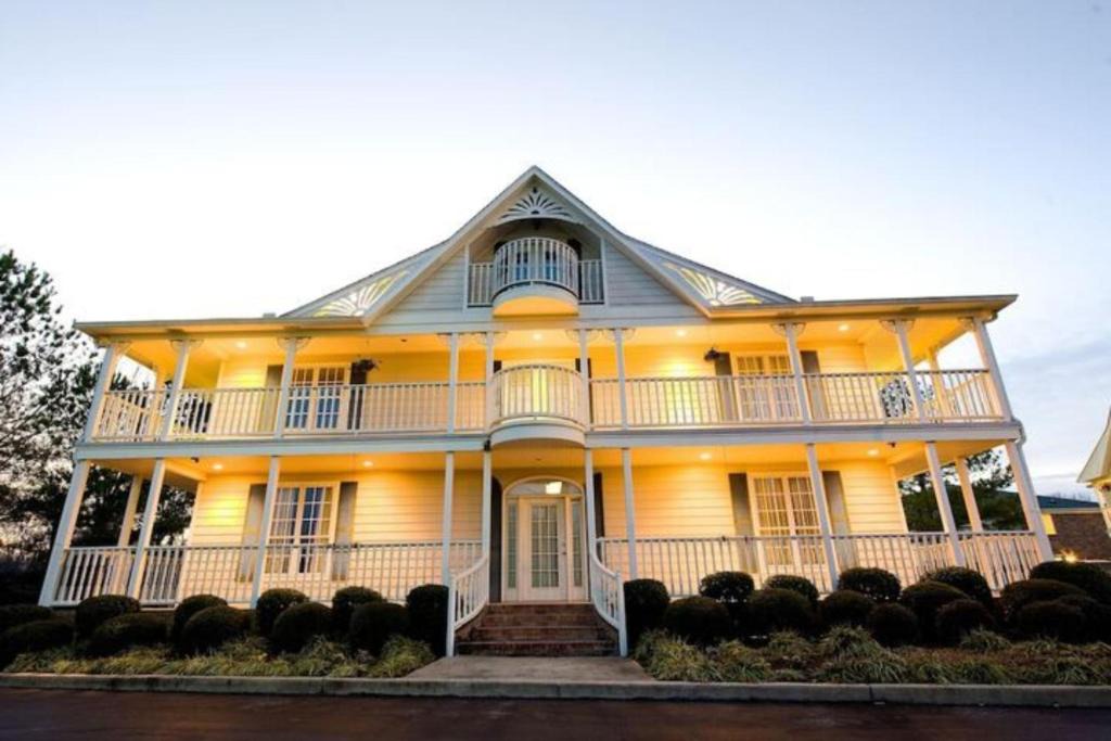 Millington Hotel | Plantation Oaks Suites & Inn Millington