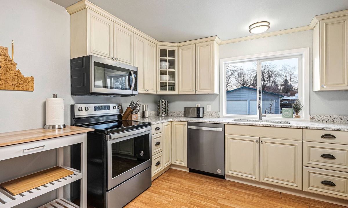 Coeur d'Alene House | Pool, close to Downtown CDA & Attractions. Perfect home for a Family Vacation