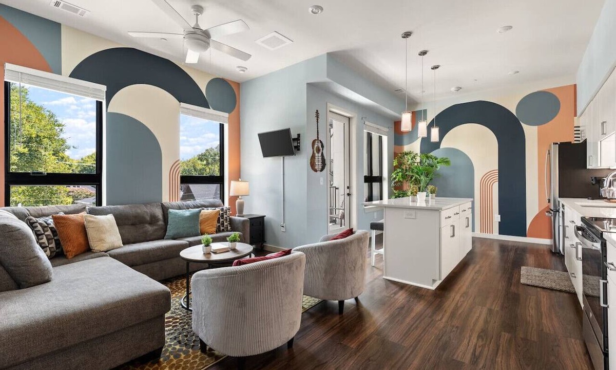 Edgehill Condo | Pool, Rooftop Deck, City View, Gym + Gated Garage