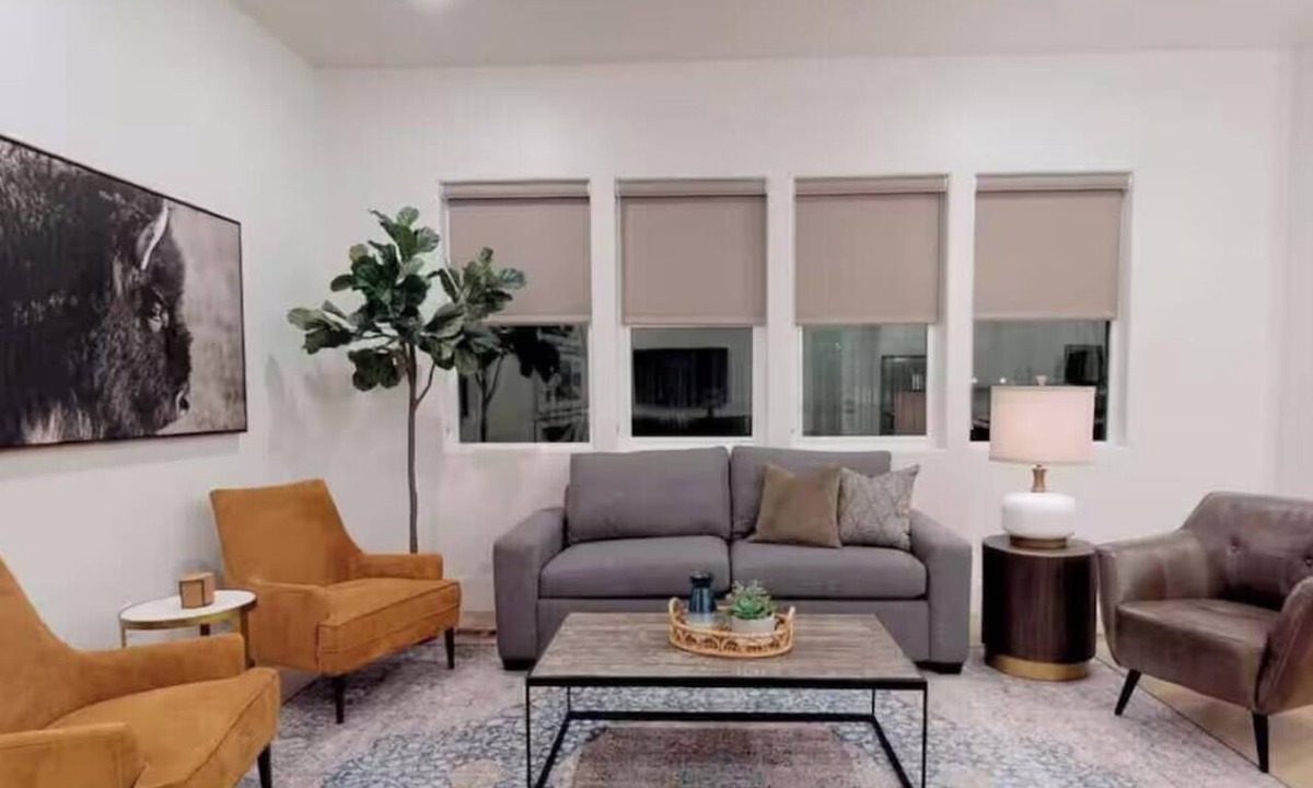 Bloomington House | Poolside Bloomington Country Club Villa: Heated Pool, Dog-Friendly 3BR