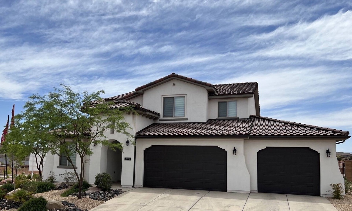 Washington House | Poolside Luxury Home - 5BR 4BA