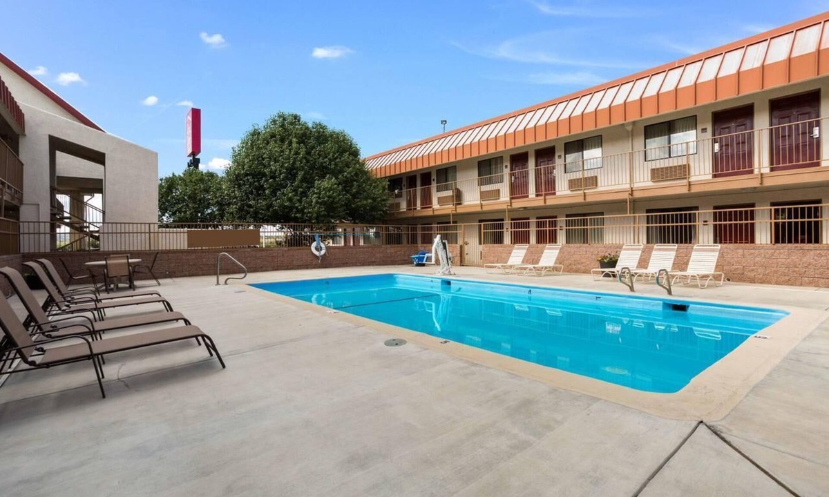 Allison Hotel | Poolside Stay with Breakfast Included | 2 mi to Rio West Mall shopping | 2 Units