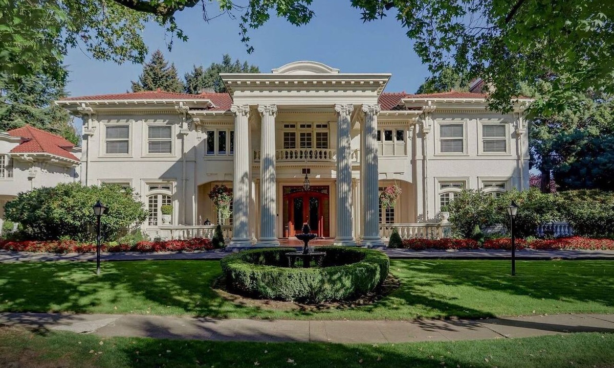 Irvington Bed & Breakfast | Portland's White House