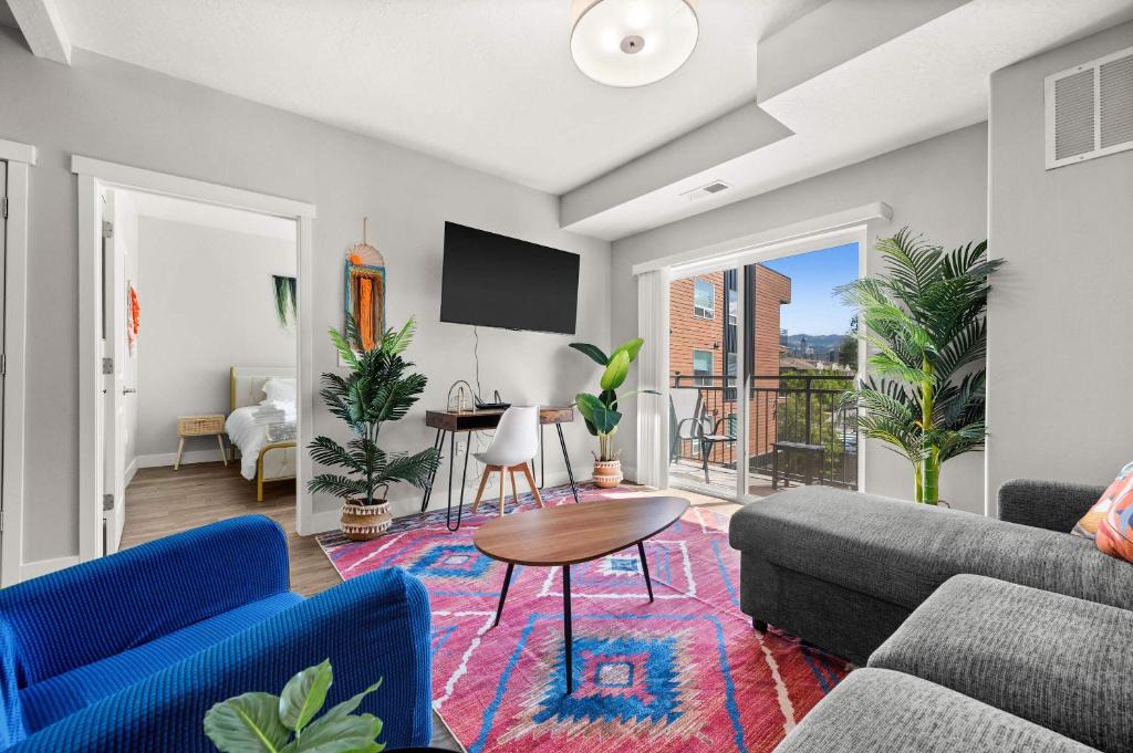 Fairpark Apartment | Prime SLC - Airport - Convention - Hot tub