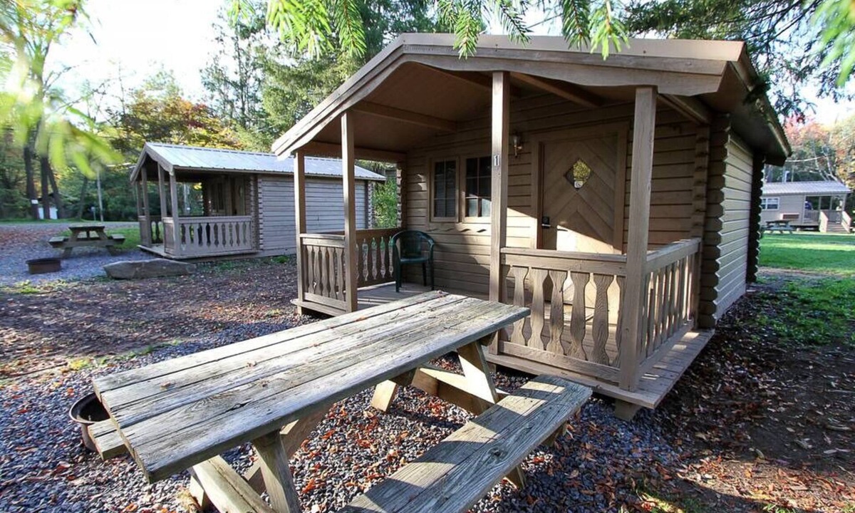 Centre Hall Cabin | Primitive Cabin PC1