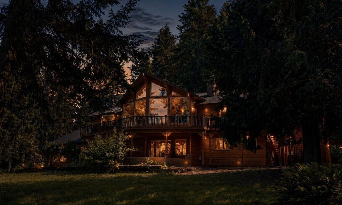 Port Angeles House | Private 5-Acre Retreat · Hot Tub · Sauna · Sleeps 16