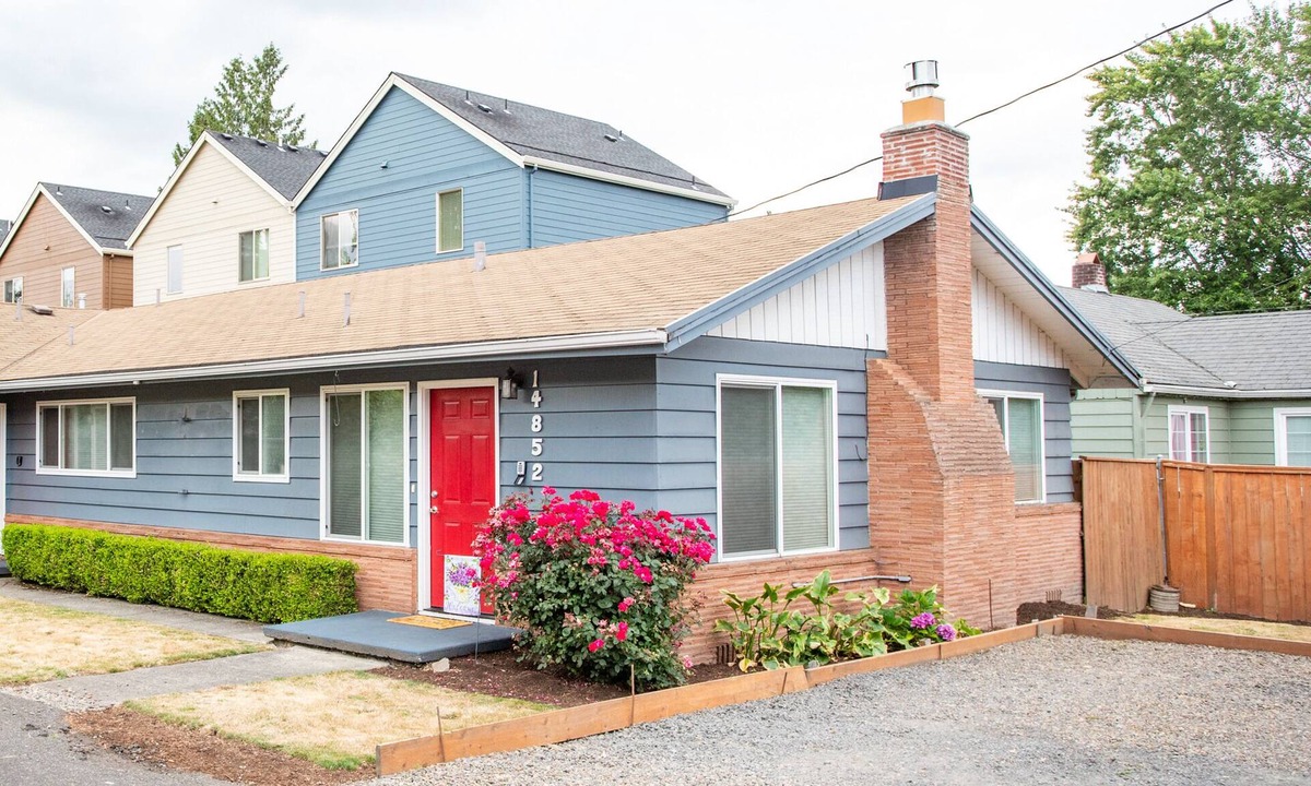 Beaverton House | Private Beautiful 2 Bedroom Units w/FAST FREE WIFI