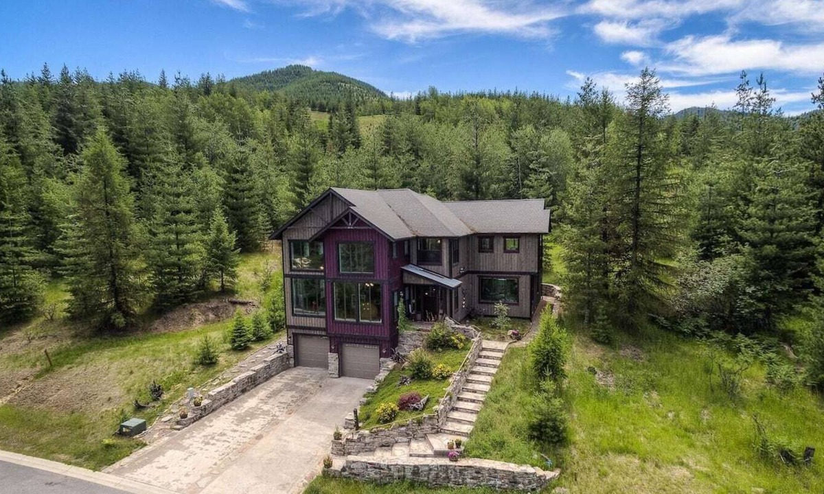 Shoshone County House | Private chalet on golf course 5 min to Silver mntn