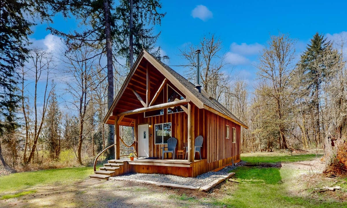Toledo House | Private dog-friendly home near creek & minutes from I-5 with firepit