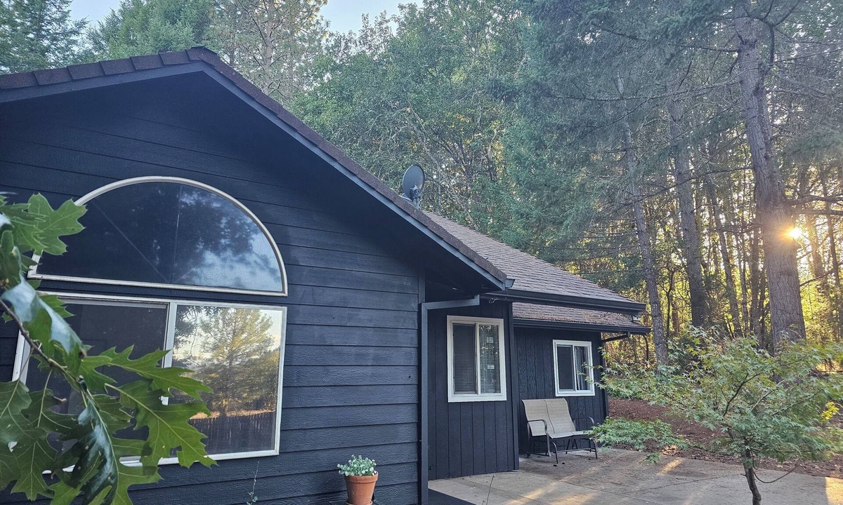 Murphy House | Private home in the Grants Pass countryside.