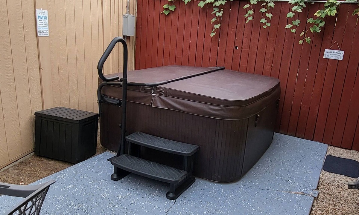 Twin Falls House | Private Hot Tub Remodeled Peaceful Hideaway