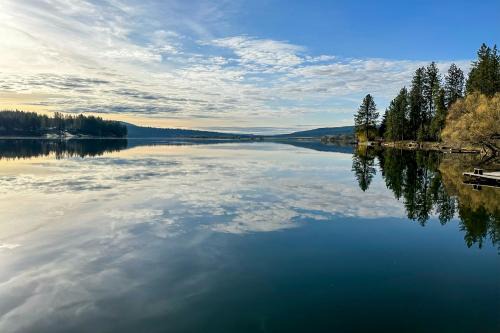 Nine Mile Falls House | Private Lake Access & Dock: Home Near Spokane
