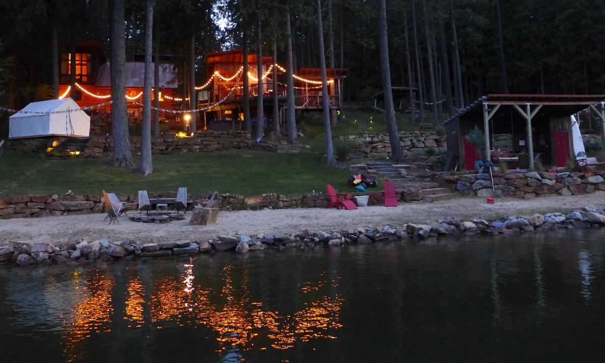 Hope House | Private Lake home with guest cabin