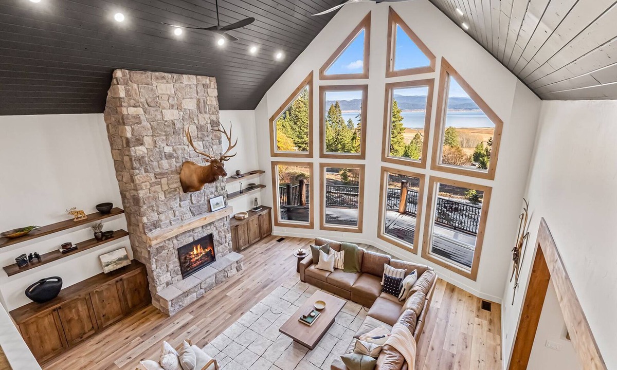 Tamarack Cabin | Private Luxury Cabin near Tamarack Resort with Indoor Sauna & Hot Tub