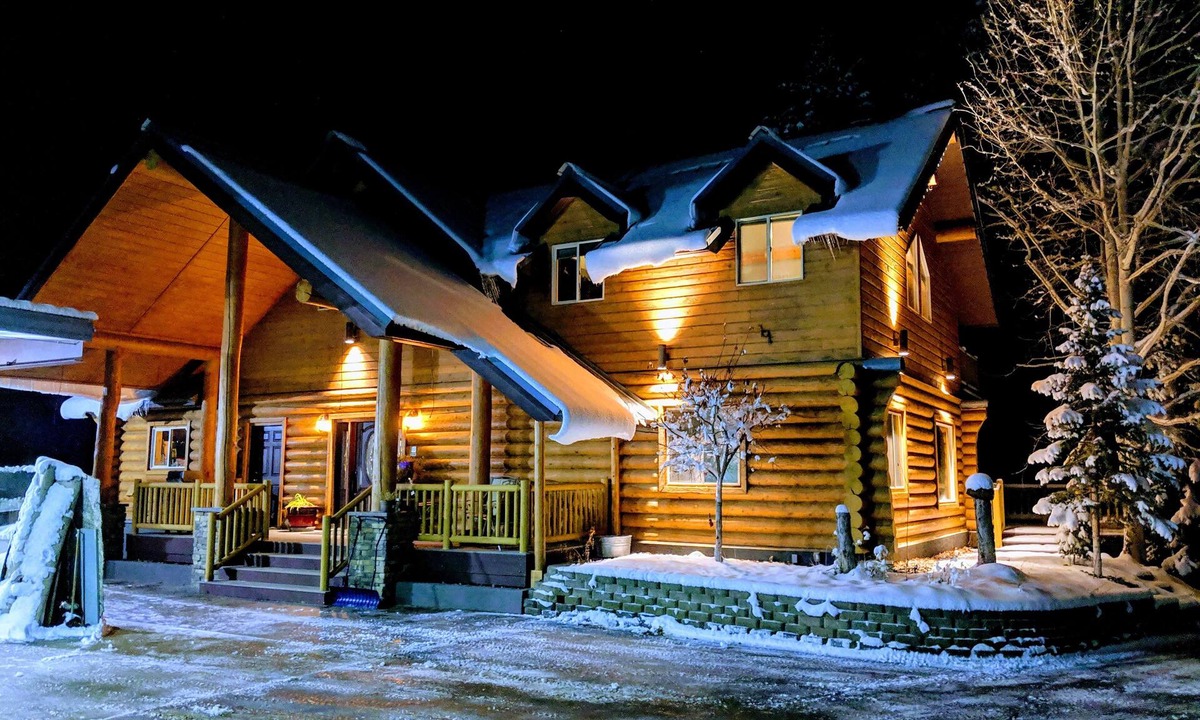 Monitor House | Private Majestic Log Cabin