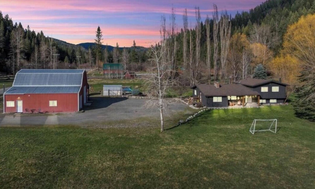 Coeur d'Alene House | Private North Idaho Guest House w/Pickleball and Views