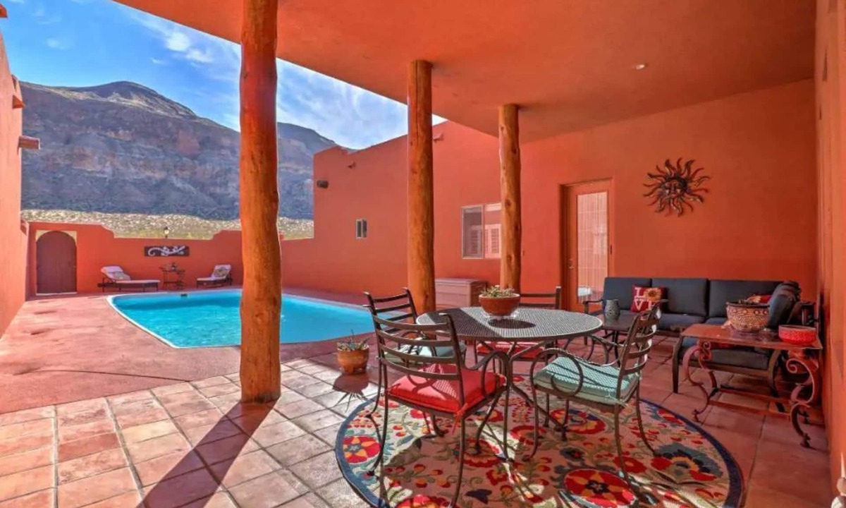 Hurricane House | Private Pool-King bed-3 acres- Billiards-RV Parking-Mountain Views-Near Zion