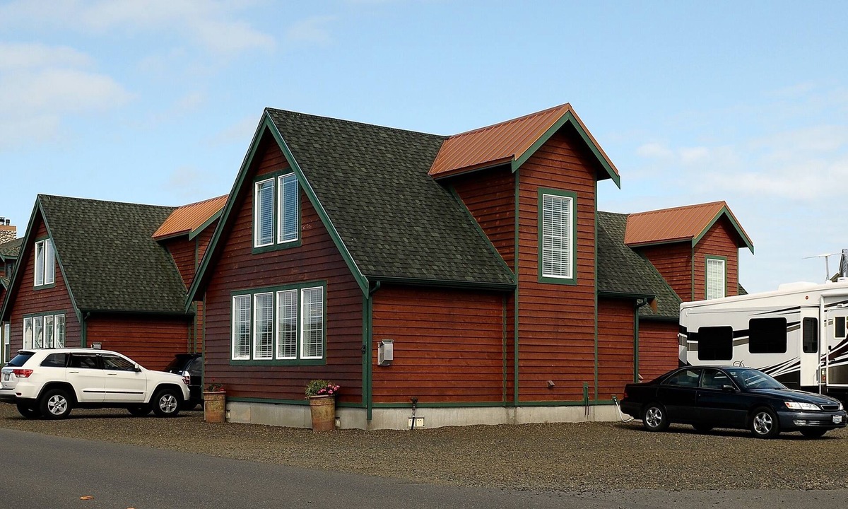Ocean Shores Cottage | Quaint location, quiet end of the beach. Kid and pet friendly